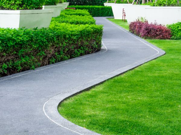 Cost of Walkway Curb Installation in Jefferson City